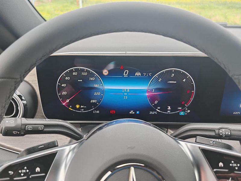 Mercedes-Benz Třídy V 300d 4M AMG L, Vzduchový pod. - fotka 36 z 42