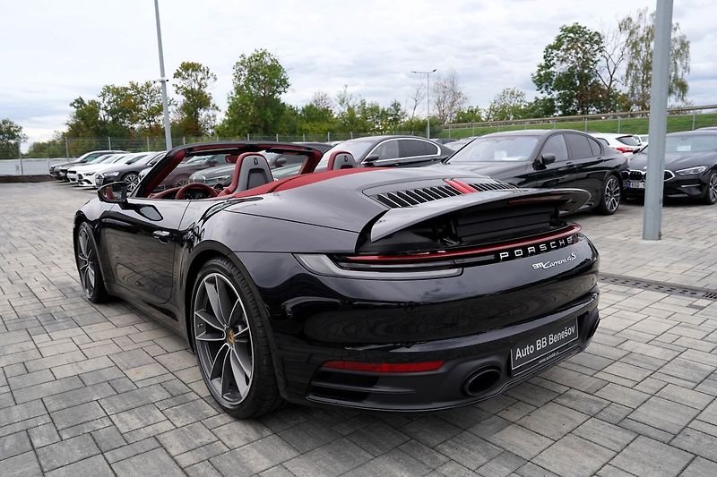 Porsche 911 Carrera 4/PDK/Sport chrono/21 - fotka 26 z 48