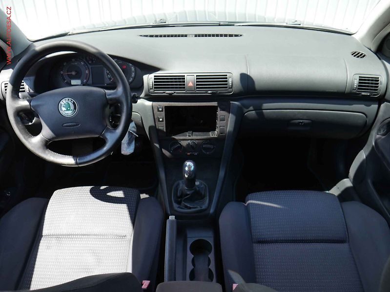 Škoda Superb (2003) 1.9 TDi, ČR, AC, zmk.řazení - fotka 8 z 14