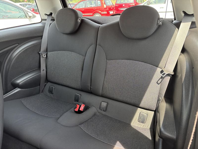 Mini Cooper 1.4i ONE - fotka 10 z 20