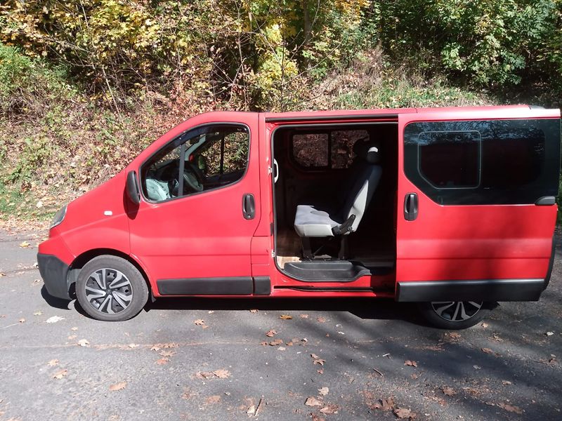 Renault Trafic 2,0 D 9 MÍST, TZ, kamera ! - fotka 8 z 28
