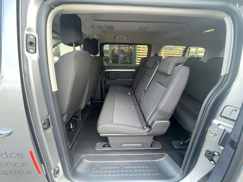 Toyota ProAce Verso 2.0D 177HP A/T Business 9 Comf - fotka 23 z 31