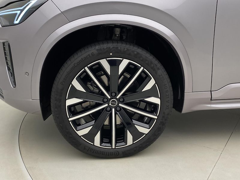 Volvo XC90 B5 AWD DARK ULTRA AUT CZ 7m - fotka 39 z 66