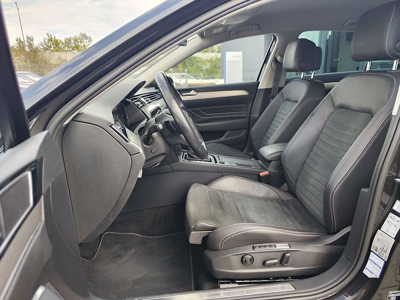 Volkswagen Passat 2.0 TDI/110kW Elegance DSG - fotka 17 z 37