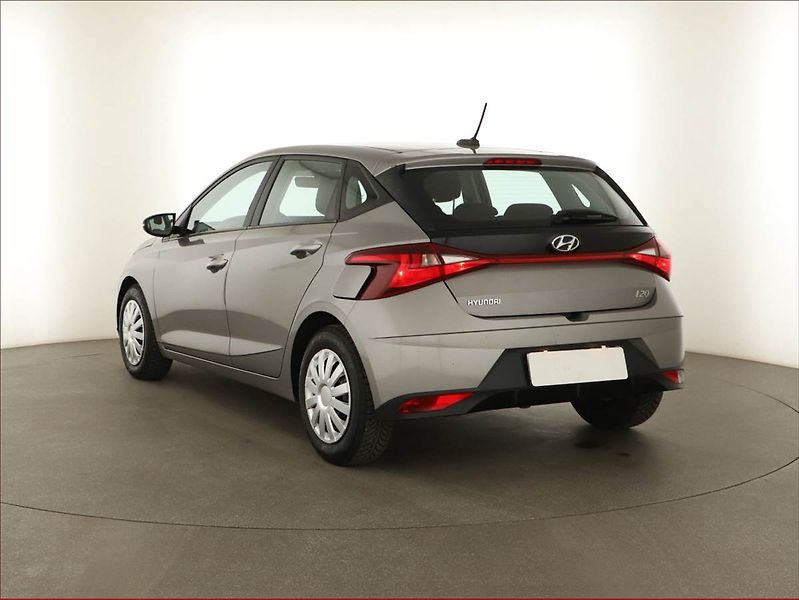 Hyundai i20 (2021) 1.2, Tempomat, Park. senzory - fotka 4 z 12