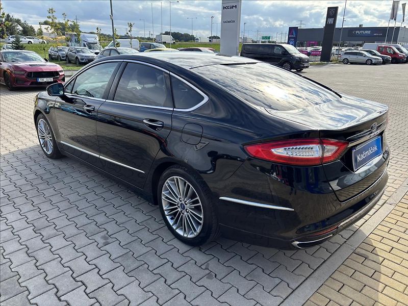 Ford Mondeo 2,0 HEV Vignale 103kW - fotka 3 z 45