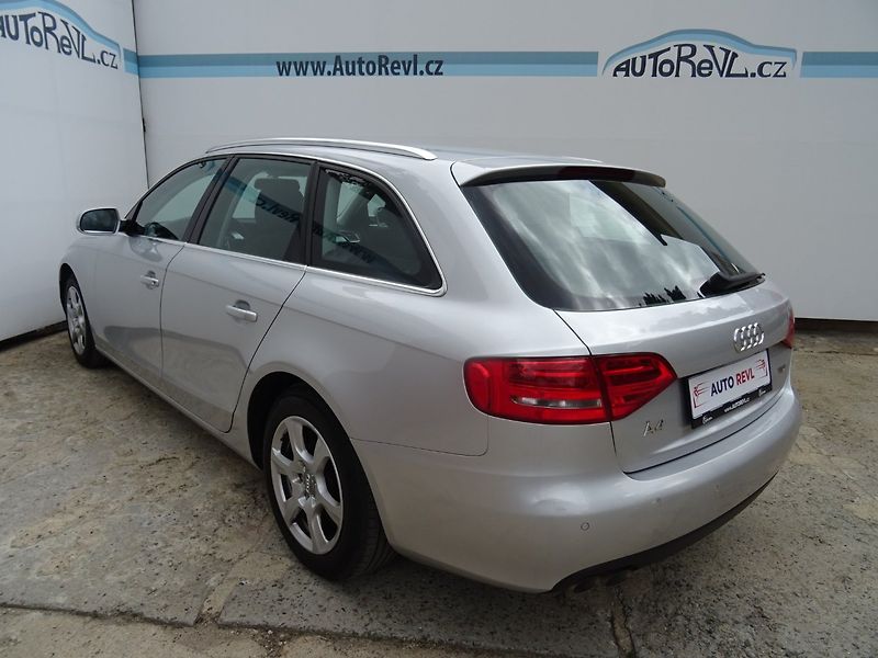 Audi A4 (2012) 2.0TDi,100kW,1maj,S.kniha,ALU - fotka 3 z 20