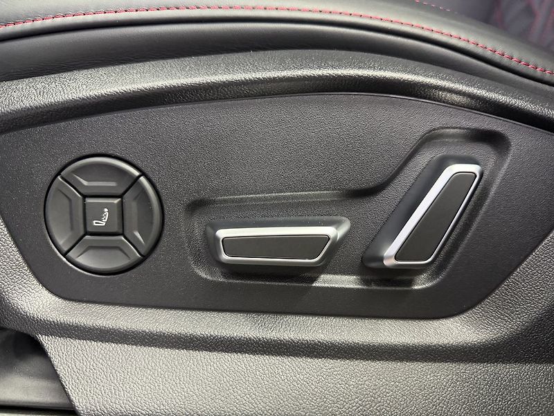 Audi Q8 50 TDI QUATTRO, S-LINE, MASÁŽE - fotka 27 z 33