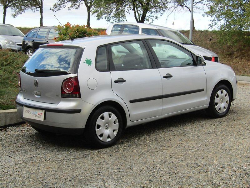 Volkswagen Polo (2006) 1.4 I 55kW  ZIMNÍ PNEU  1.MAJI - fotka 11 z 38