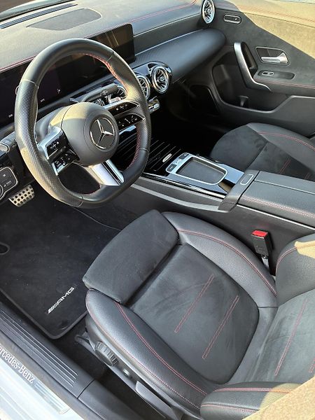 Mercedes-Benz CLA (2024) 200d shooting brake - fotka 10 z 14