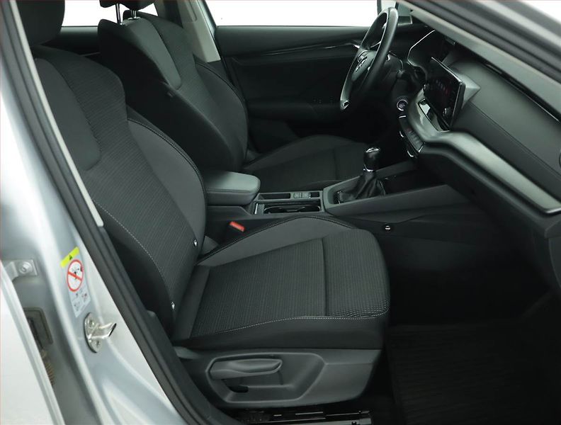 Škoda Octavia (2023) Ambition 2.0 TDI, ČR,1.maj - fotka 9 z 14