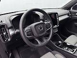 Volvo XC40 B4 DARK PLUS CZ 1.maj - náhled 25