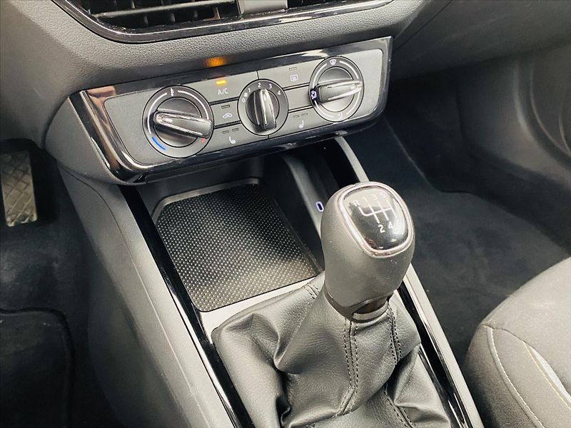 Škoda Scala 1,0 TSI 85kW Selection - fotka 15 z 22