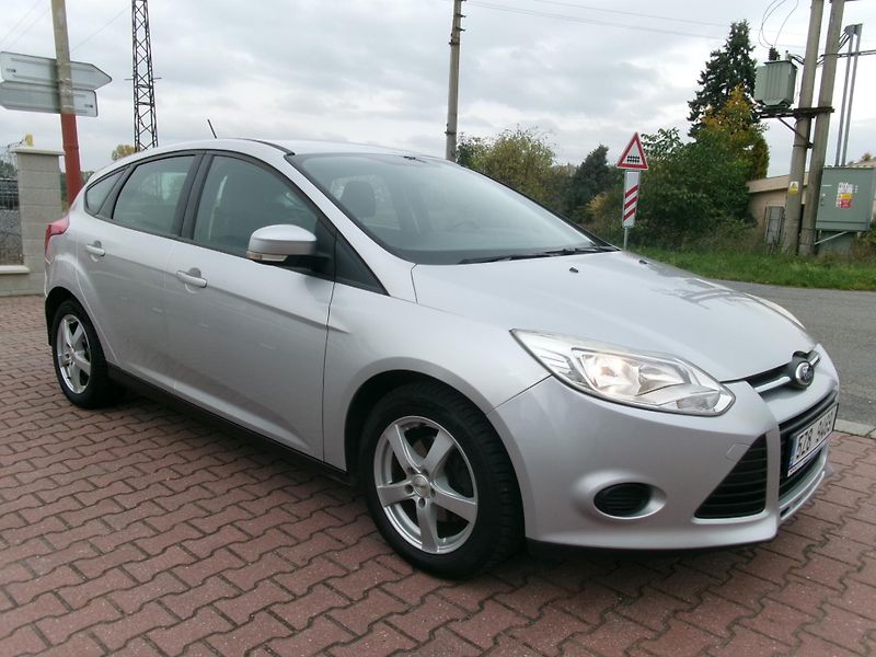 Ford Focus 1,0 ECOBOOST AC ROZVODY - fotka 8 z 28