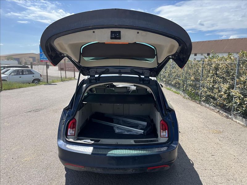 Opel Insignia 2,0 CDTi COSMO KLIMA ROZVODY - fotka 32 z 38