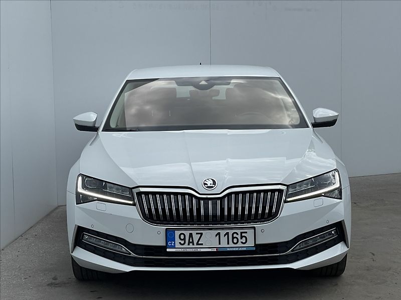 Škoda Superb 2,0 TDI DSG L&K TAŽNÉ+DCC+ACC - fotka 23 z 25