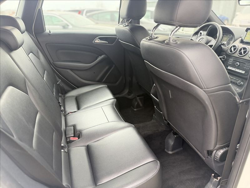 Mercedes-Benz Třídy B 180CDI NAVI AUTOMAT - fotka 25 z 29