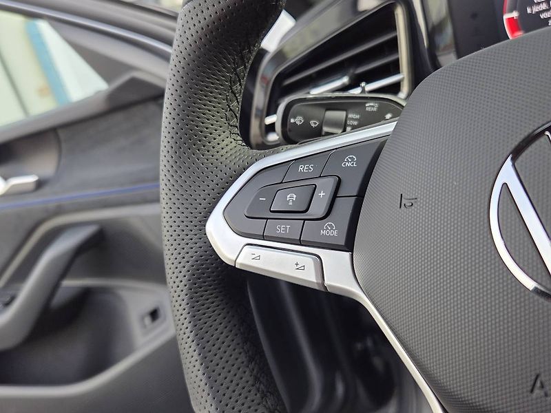 Volkswagen Passat Variant (2025) R-Line 2.0 TDI BlackStyle - fotka 21 z 51