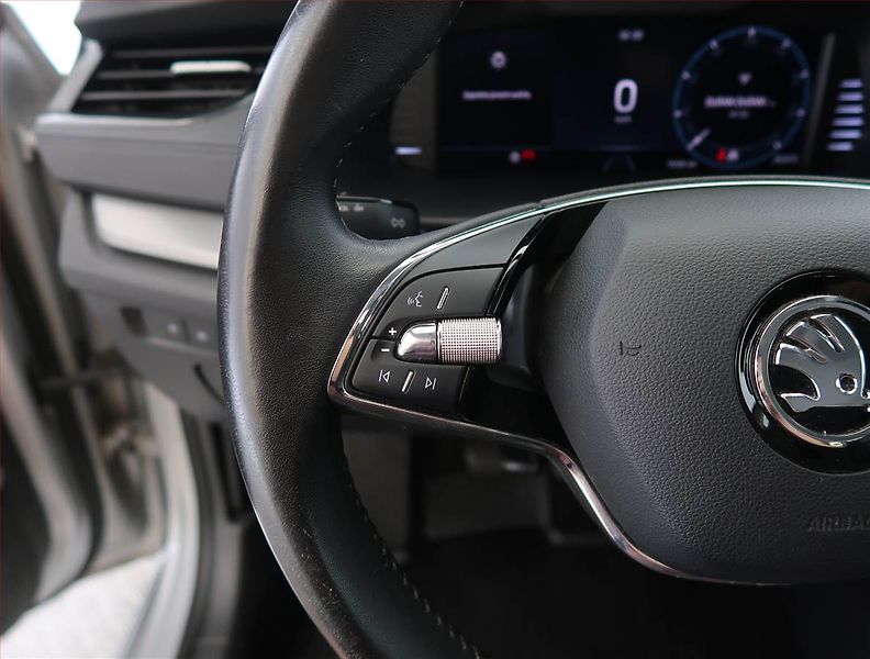 Škoda Octavia (2023) Ambition 2.0 TDI, ČR,1.maj - fotka 19 z 24