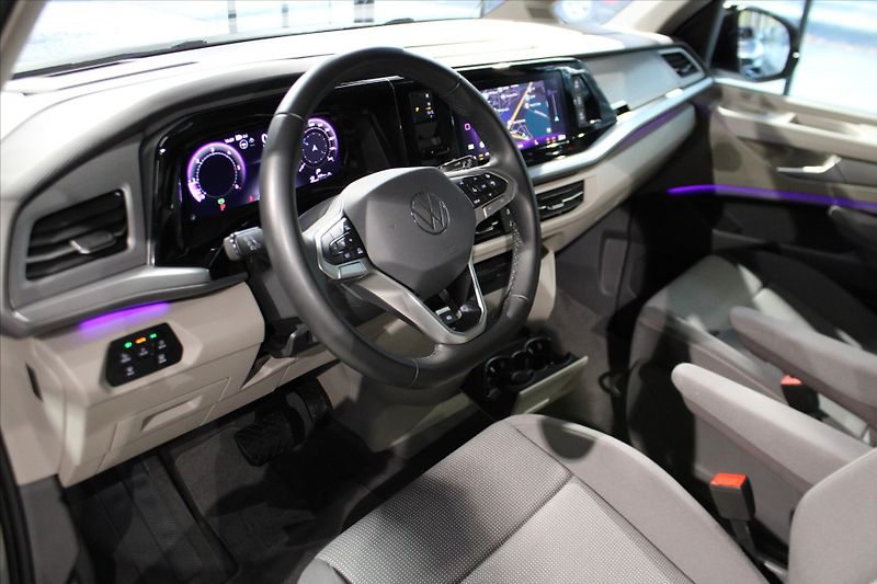 Volkswagen Multivan T7 TDi DSG Edition ACC/NezTop/ - fotka 10 z 38
