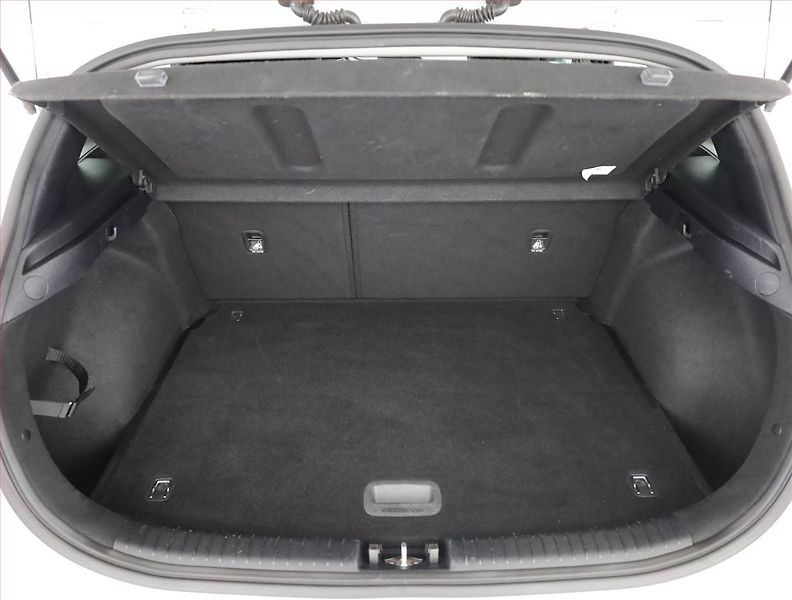 Kia Ceed (2019) 1.4 T-GDI, Serv.kniha - fotka 18 z 19