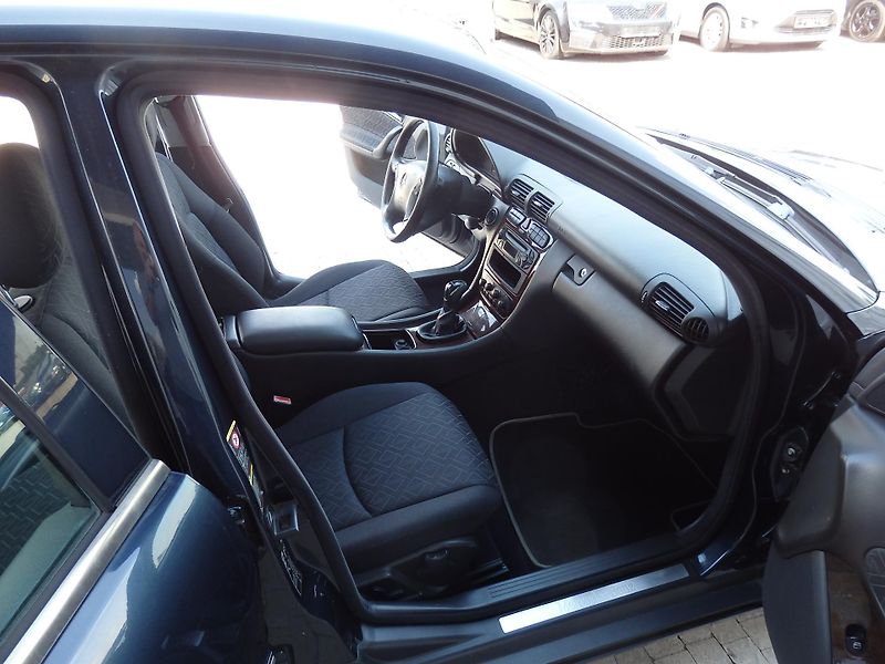 Mercedes-Benz Třídy C 220 CDI 4x AIRBAG - fotka 10 z 14