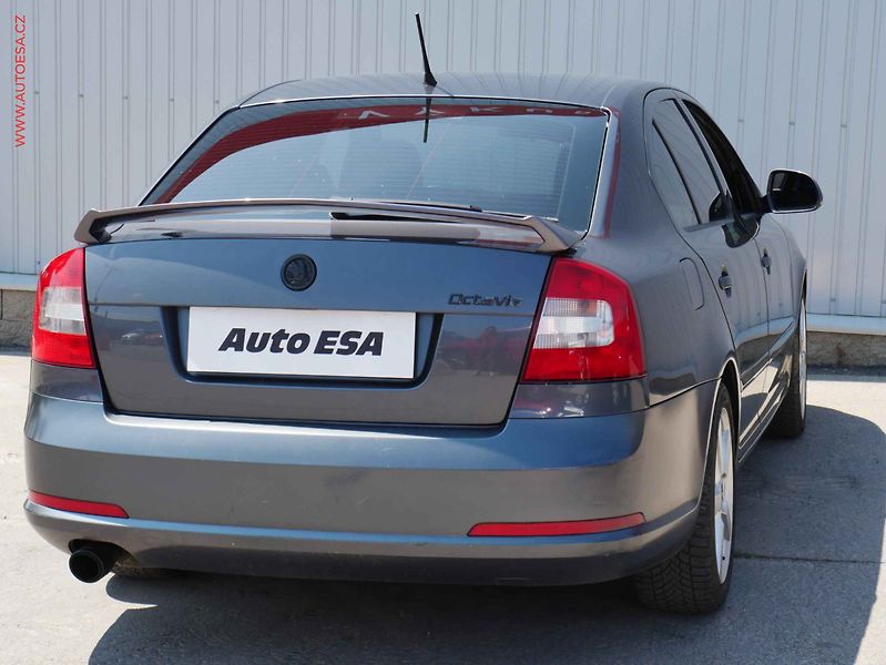 Škoda Octavia (2011) 1.2 TSi, ČR, Ambiente - fotka 4 z 16