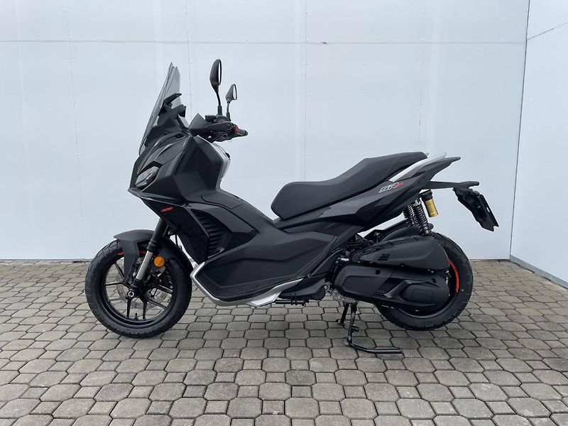 Aprilia (2026) SR GT 400 EU5+ - fotka 5 z 11