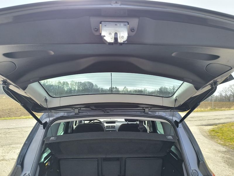 Opel Meriva (2011) 1.4  1.MAJITEL, DOLOŽENÉ KM - fotka 14 z 28