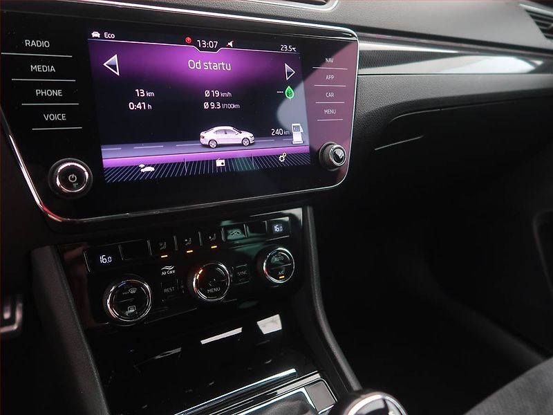 Škoda Superb (2018) Sportline 2.0 TDI, Serv.kniha - fotka 16 z 18
