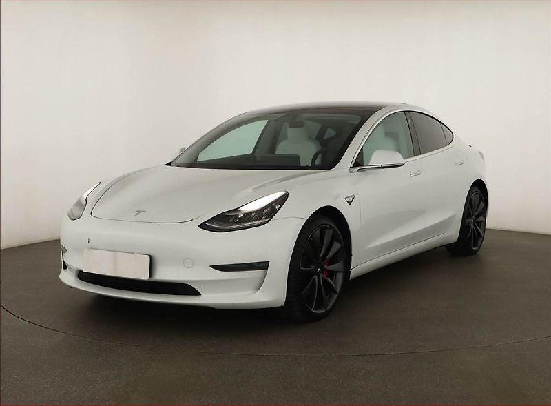 Tesla Model 3 (2020) Performance 78kWh, SoH 83% - fotka 2 z 20