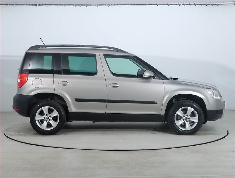 Škoda Yeti (2011) 2.0 TDI, Serv.kniha, Tempomat - fotka 6 z 18