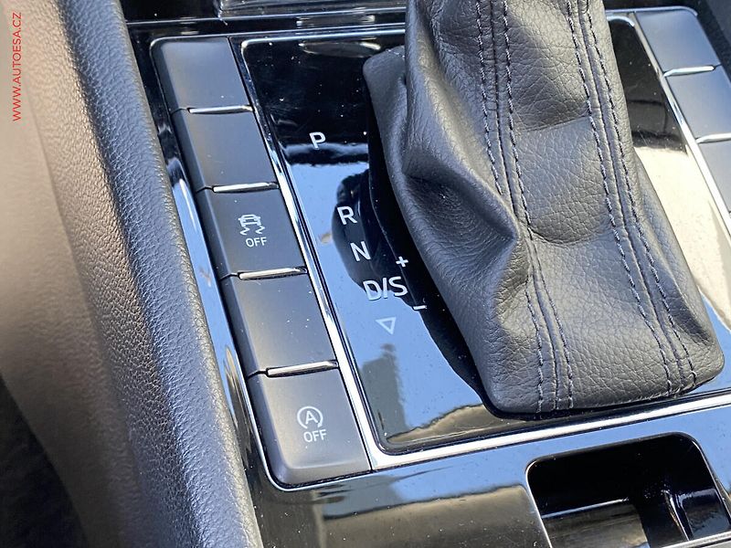 Škoda Superb (2017) 2.0 TDi, Style, DSG, bixen - fotka 15 z 19