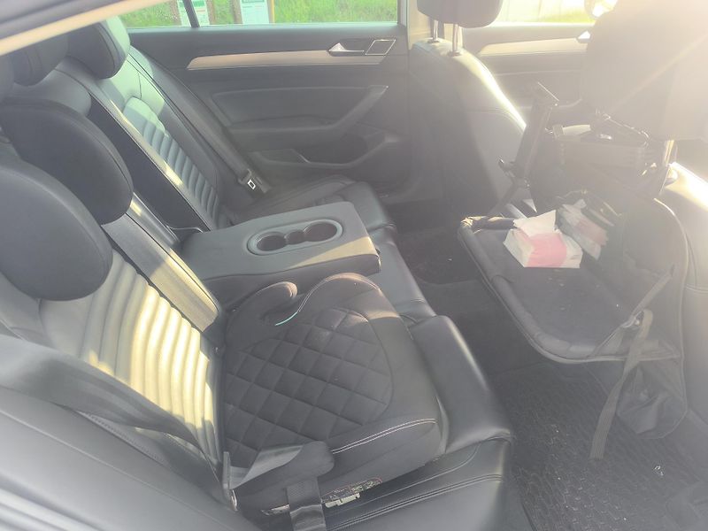 Volkswagen Passat 2.0TDI,95TKM,MAX VÝBAVA,MASÁŽE - fotka 5 z 23