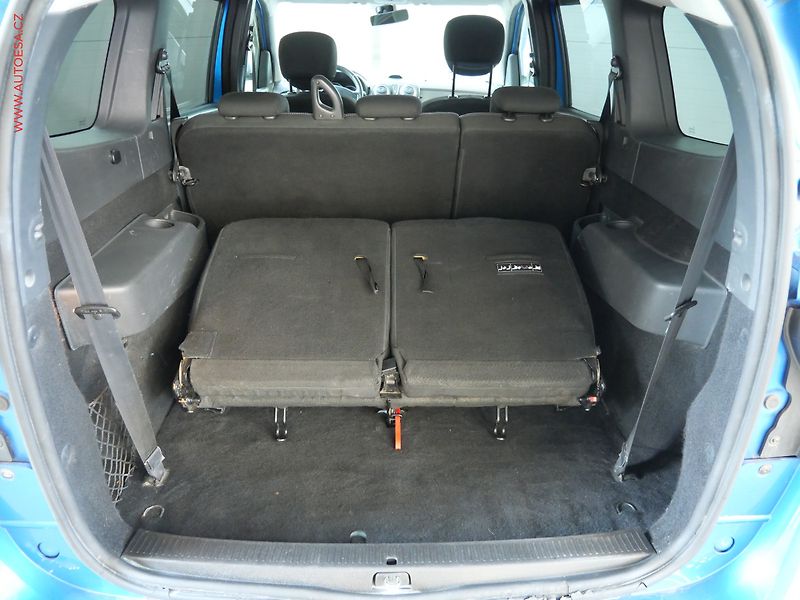 Dacia Lodgy (2016) 1.2 TCe, ČR, Stepway, AC - fotka 7 z 18