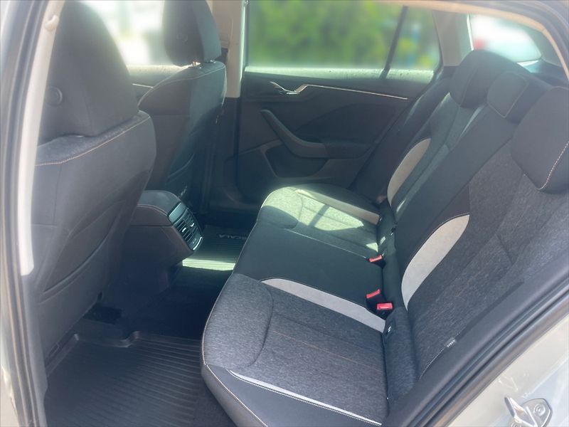 Škoda Scala 1,0 TSI 70 Style - fotka 8 z 11