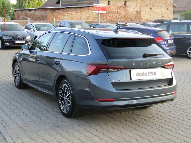Škoda Octavia (2021) 2.0 TDi, ČR, Stylem, DSG, LED - fotka 6 z 24