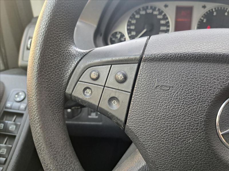 Mercedes-Benz Třídy B B180 i   1,7 - fotka 33 z 35