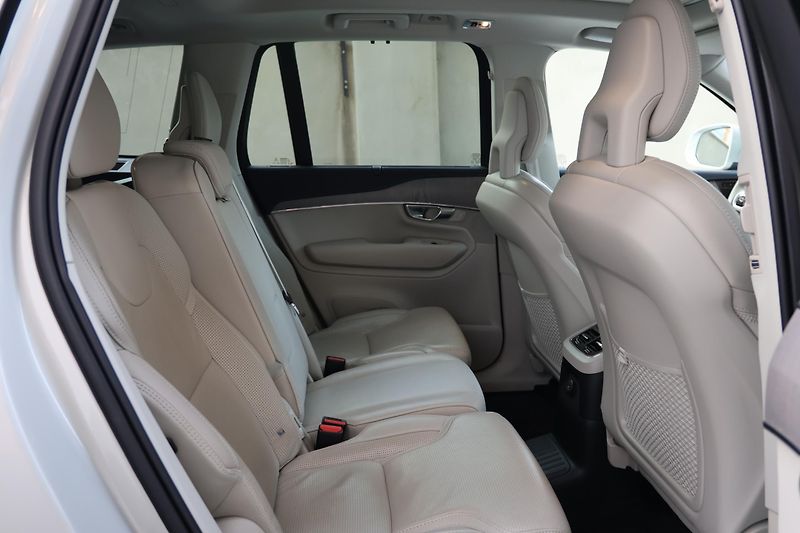Volvo XC90 (2021) T8 AWD Plug-in Hybrid - fotka 9 z 25