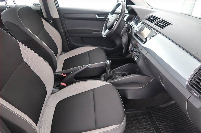 Škoda Fabia (2018) 1.4 TDI, Park. senzory - fotka 9 z 18