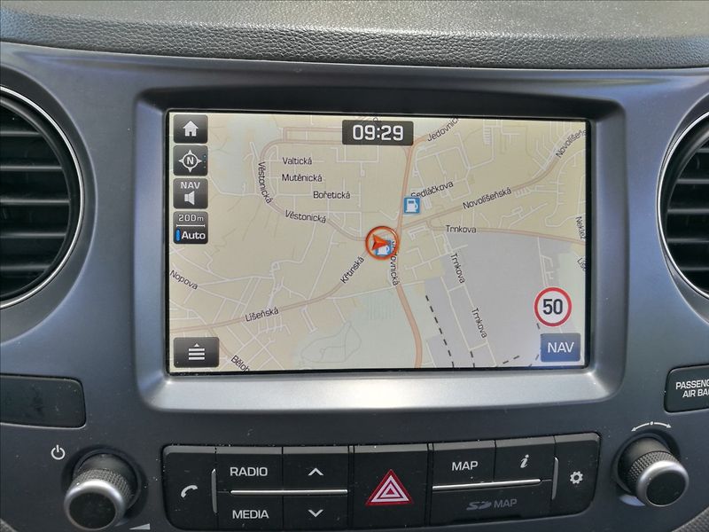 Hyundai i10 1,0 i autom.klima - fotka 8 z 22