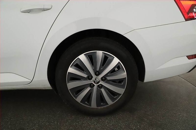 Škoda Superb (2022) 2.0 TSI - fotka 19 z 19
