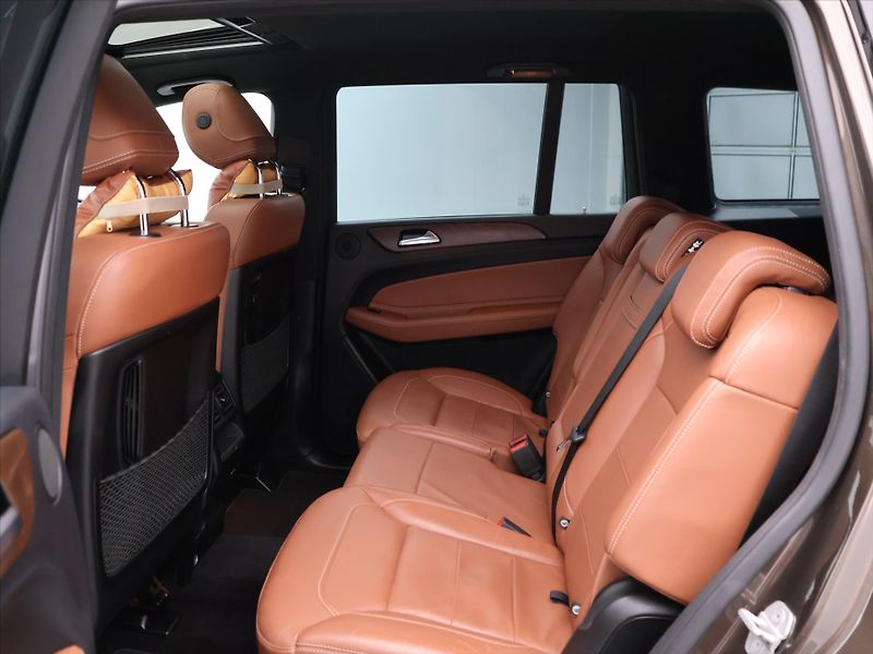 Mercedes-Benz GLS 3,0 350d 190kW AMG 4M CZ DPH - fotka 16 z 42