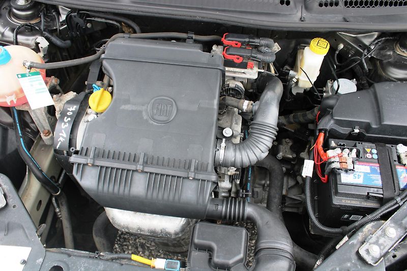 Fiat Bravo (2009) REZERVACE - fotka 15 z 16