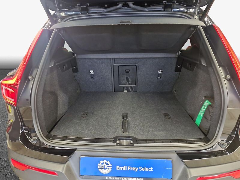 Volvo XC40 Recharge 69 kWh Plus - fotka 8 z 19