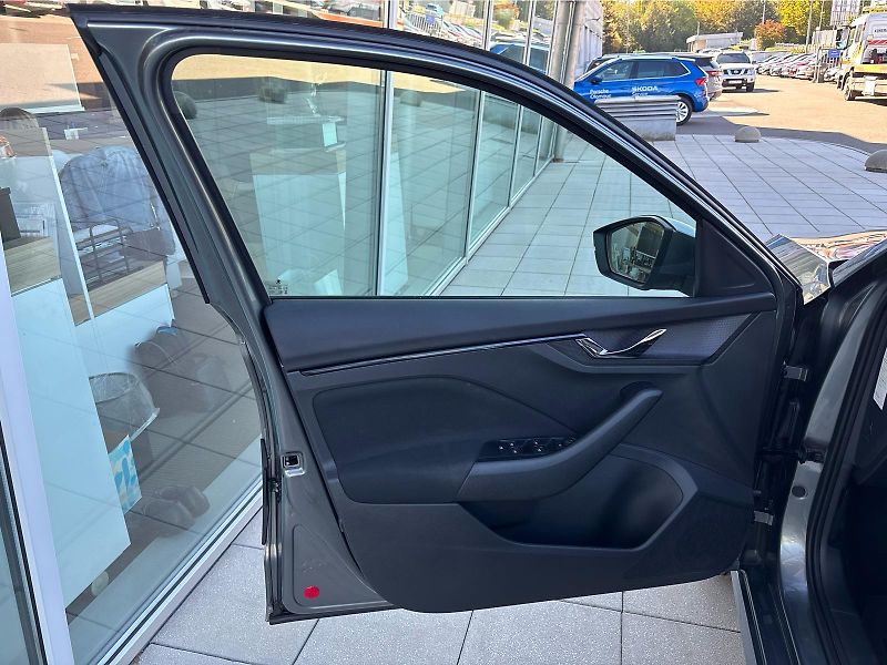 Škoda Kamiq 1.0TSi 81kW Ambition DSG - fotka 23 z 30