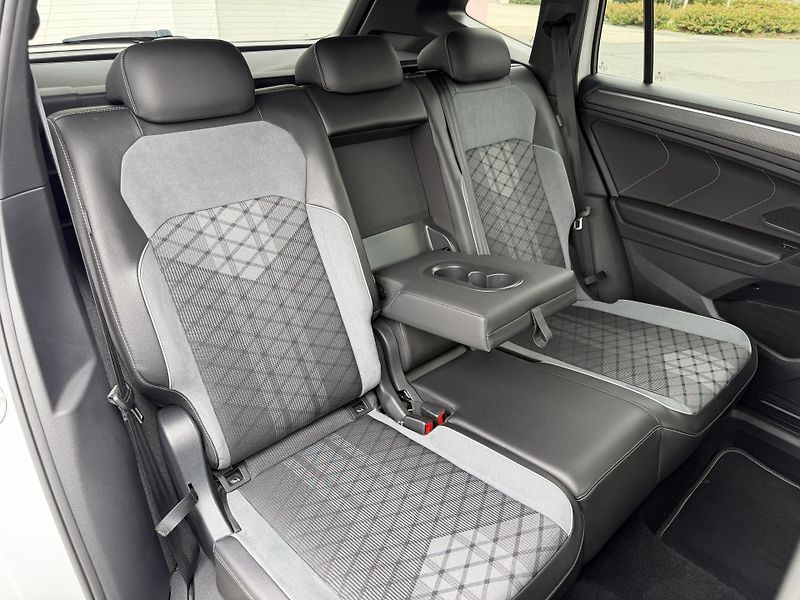 Volkswagen Tiguan Allspace R-Line 2,0 TDi/110kW 4x4 DSG  - fotka 68 z 106