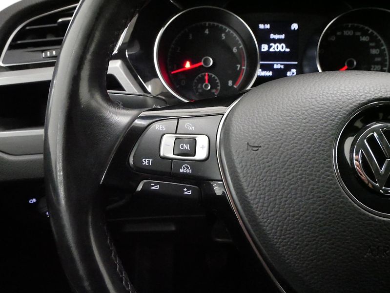 Volkswagen Touran - fotka 16 z 26