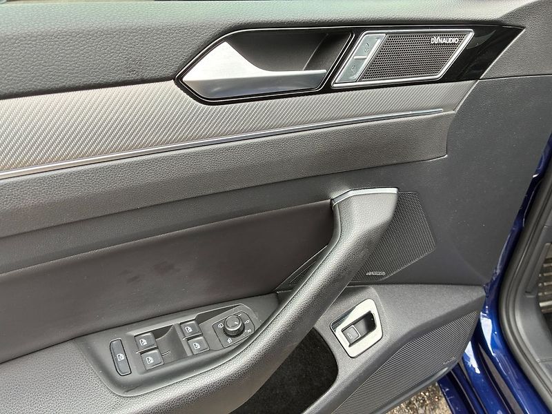 Volkswagen Arteon 2.0 TDi R-Line 4x4 140 kW - fotka 12 z 27