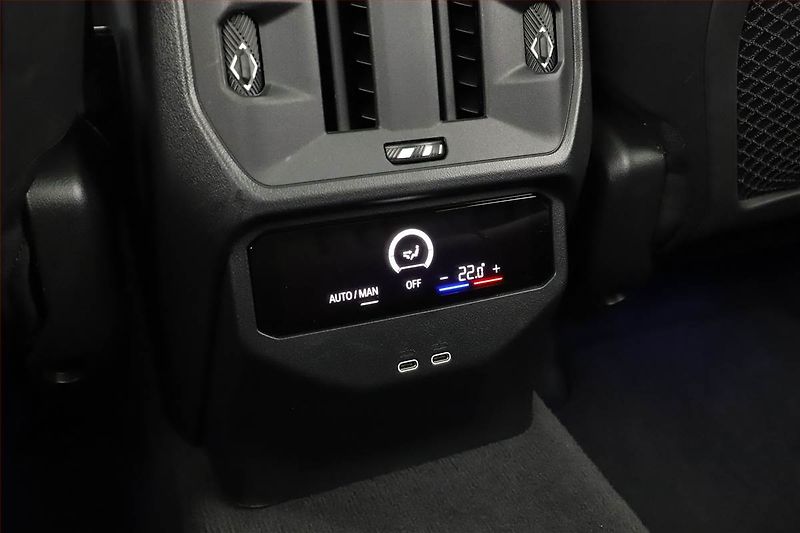 BMW X3 (2025) 20 xDrive, 360°, HUD, Tažné - fotka 25 z 31